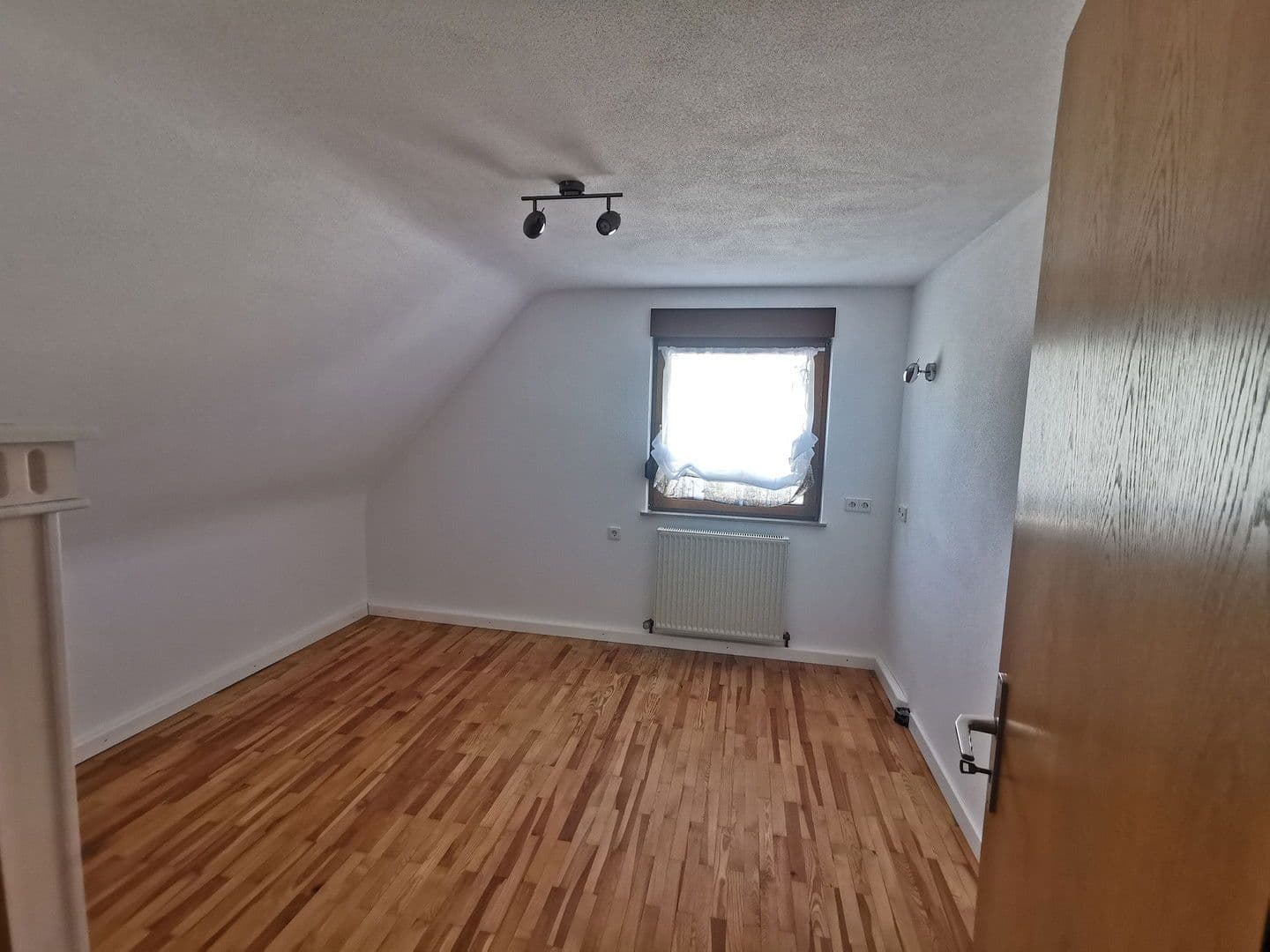 Pronájem bytu 3+kk 85 m², Neuenstadt am Kocher, Bádensko-Württembersko Pronájem bytu 3+kk 85 m², Neuenstadt am Kocher, Bádensko-Württembersko