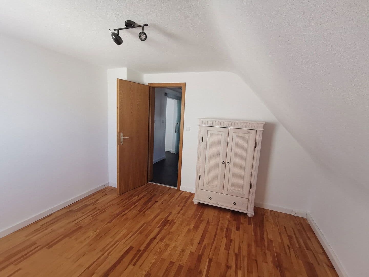 Pronájem bytu 3+kk 85 m², Neuenstadt am Kocher, Bádensko-Württembersko Pronájem bytu 3+kk 85 m², Neuenstadt am Kocher, Bádensko-Württembersko