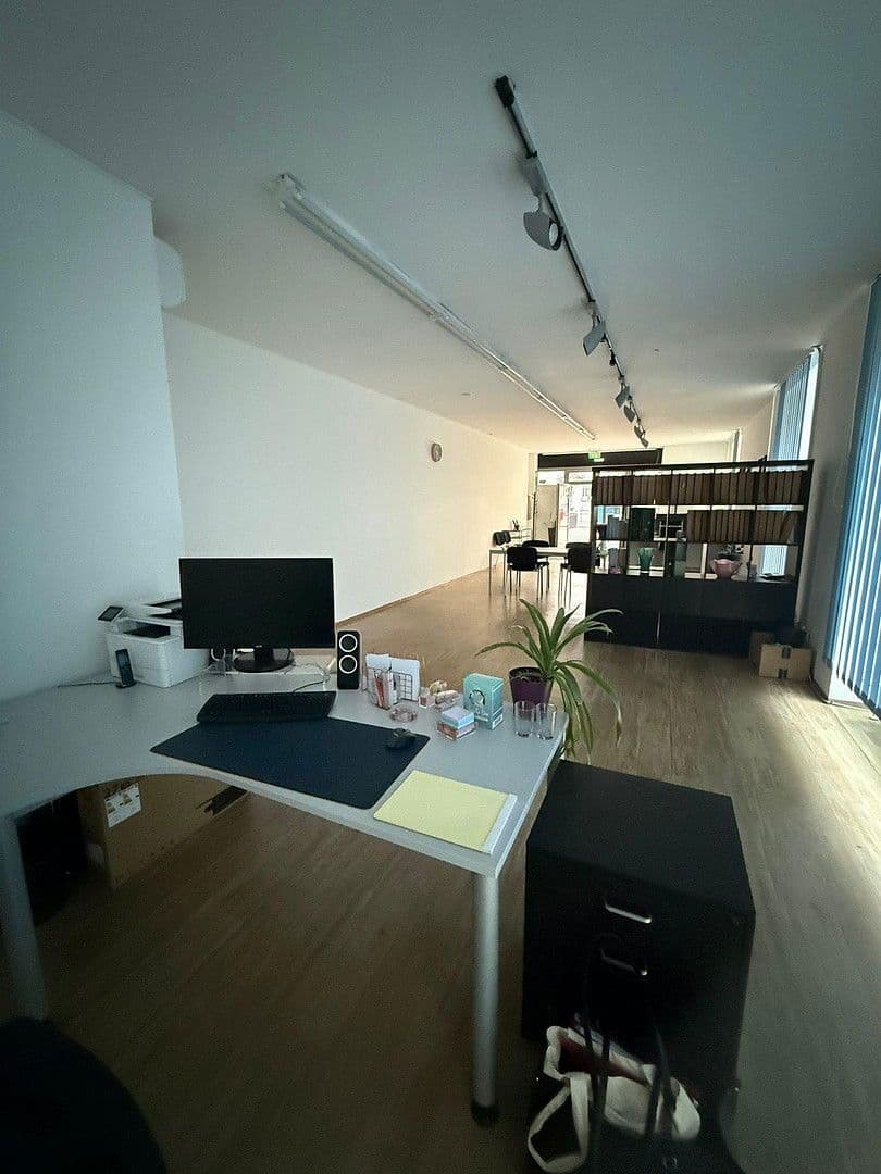 Pronájem nebytového prostoru 77 m², Bahnhofstr. 13, Schwandorf, Bavorsko Pronájem nebytového prostoru 77 m², Bahnhofstr. 13, Schwandorf, Bavorsko