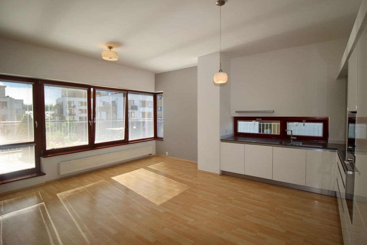 Pronájem bytu 3+kk 139 m², Laudonova, Praha, Praha Pronájem bytu 3+kk 139 m², Laudonova, Praha, Praha