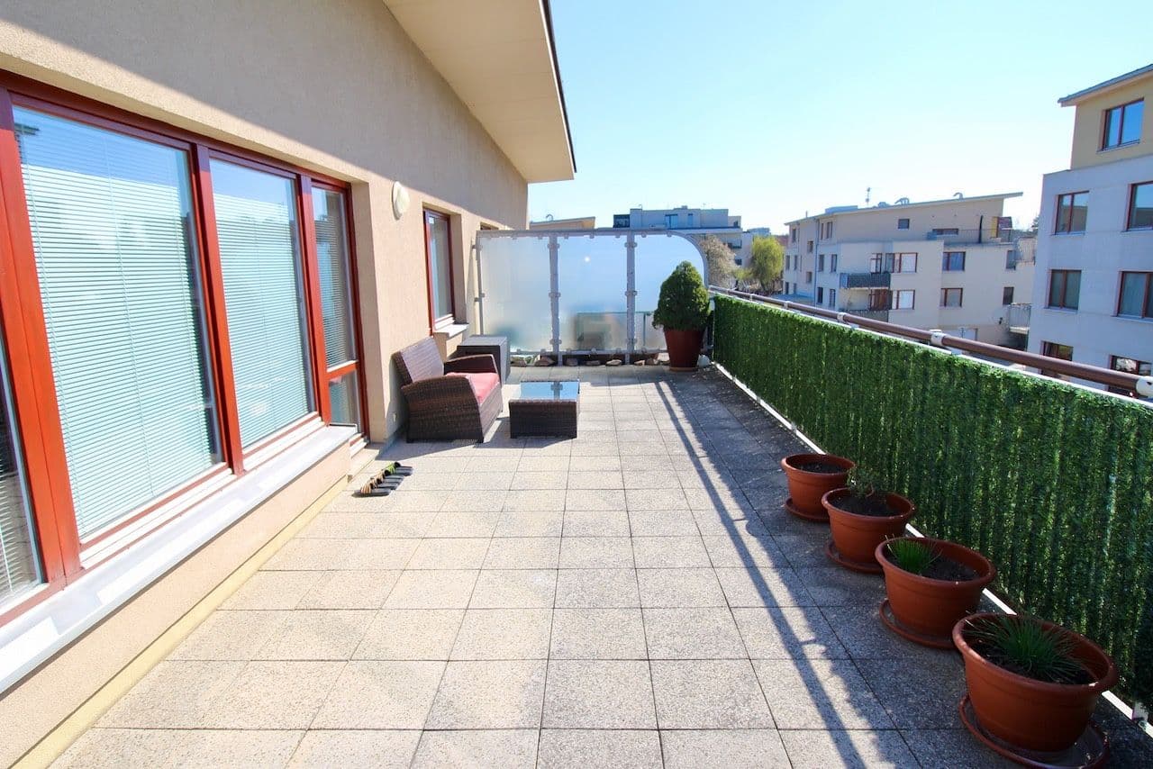 Pronájem bytu 3+kk 139 m², Laudonova, Praha, Praha Pronájem bytu 3+kk 139 m², Laudonova, Praha, Praha