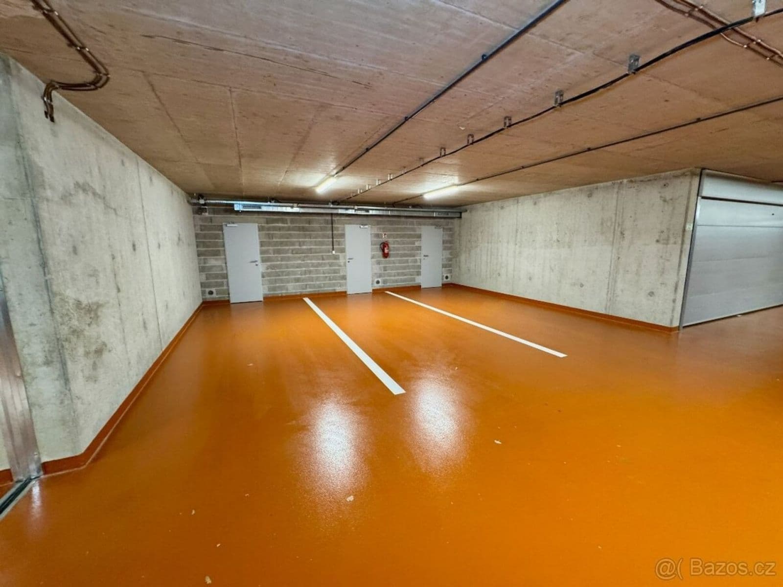 Pronájem garáže 15 m², Zlín, Zlínský kraj Pronájem garáže 15 m², Zlín, Zlínský kraj