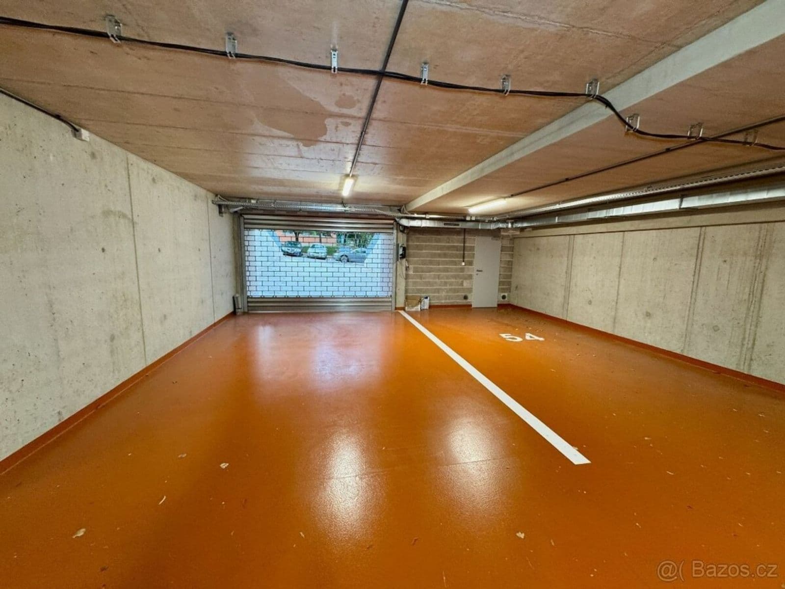 Pronájem garáže 15 m², Zlín, Zlínský kraj Pronájem garáže 15 m², Zlín, Zlínský kraj