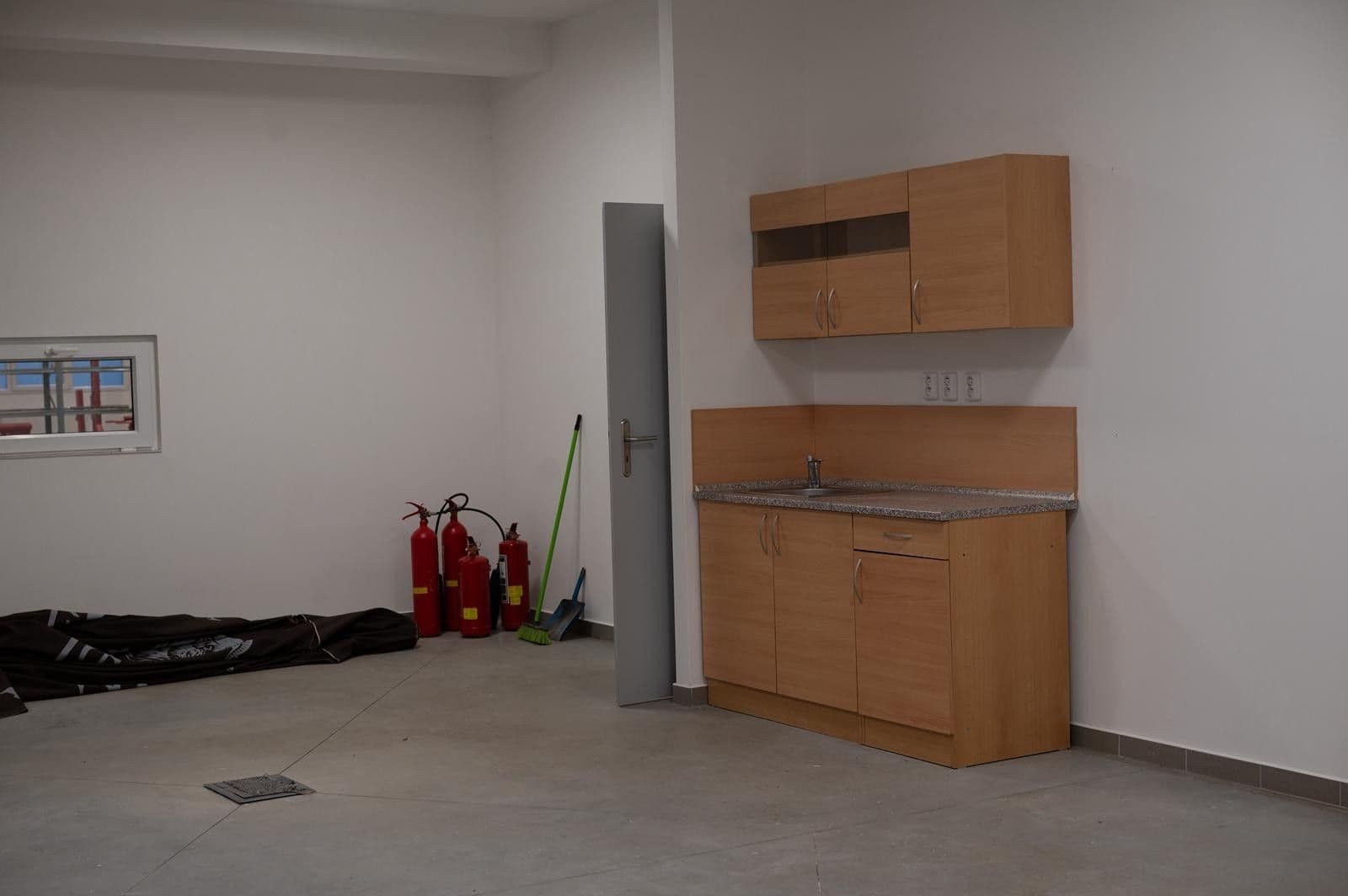 Pronájem nebytového prostoru 328 m², Albrechtice, Pardubický kraj Pronájem nebytového prostoru 328 m², Albrechtice, Pardubický kraj