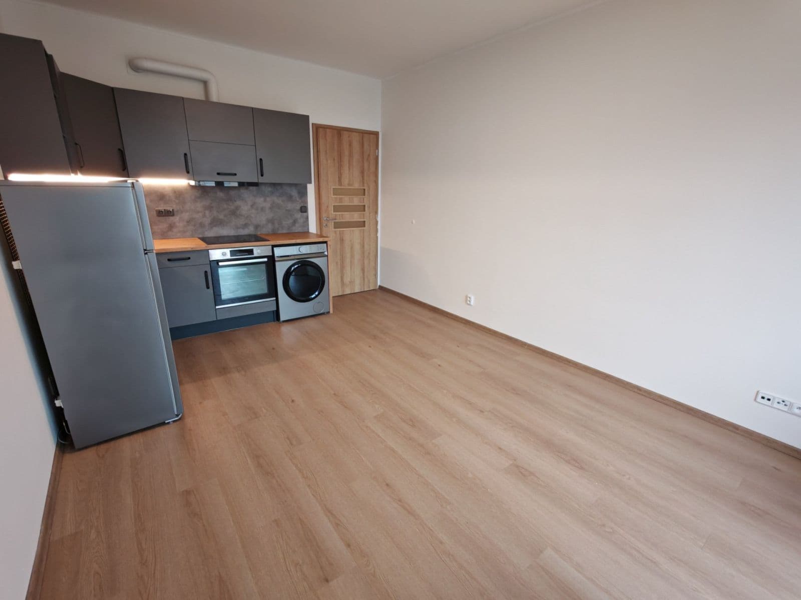 Pronájem bytu 1+kk 25 m², Kralická, Praha, Praha Pronájem bytu 1+kk 25 m², Kralická, Praha, Praha