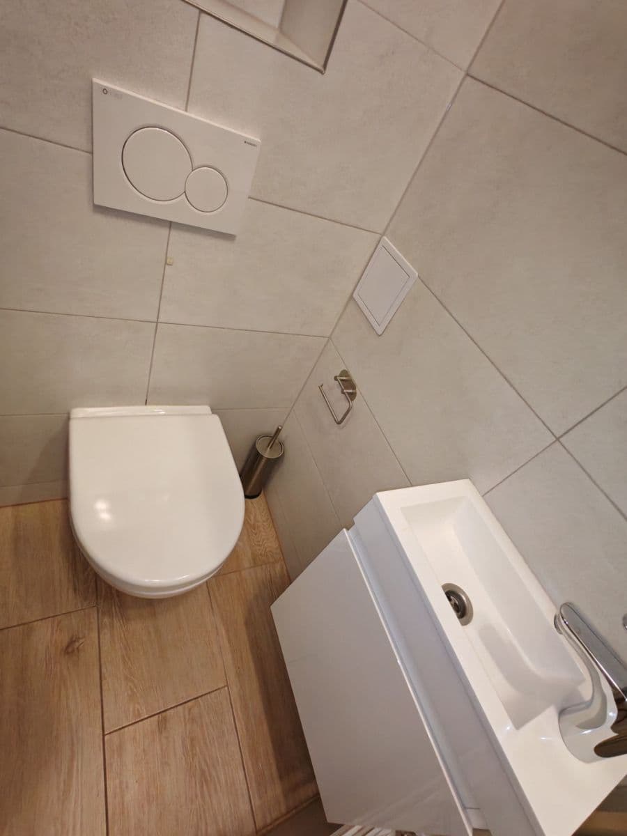 Pronájem bytu 1+kk 25 m², Kralická, Praha, Praha Pronájem bytu 1+kk 25 m², Kralická, Praha, Praha