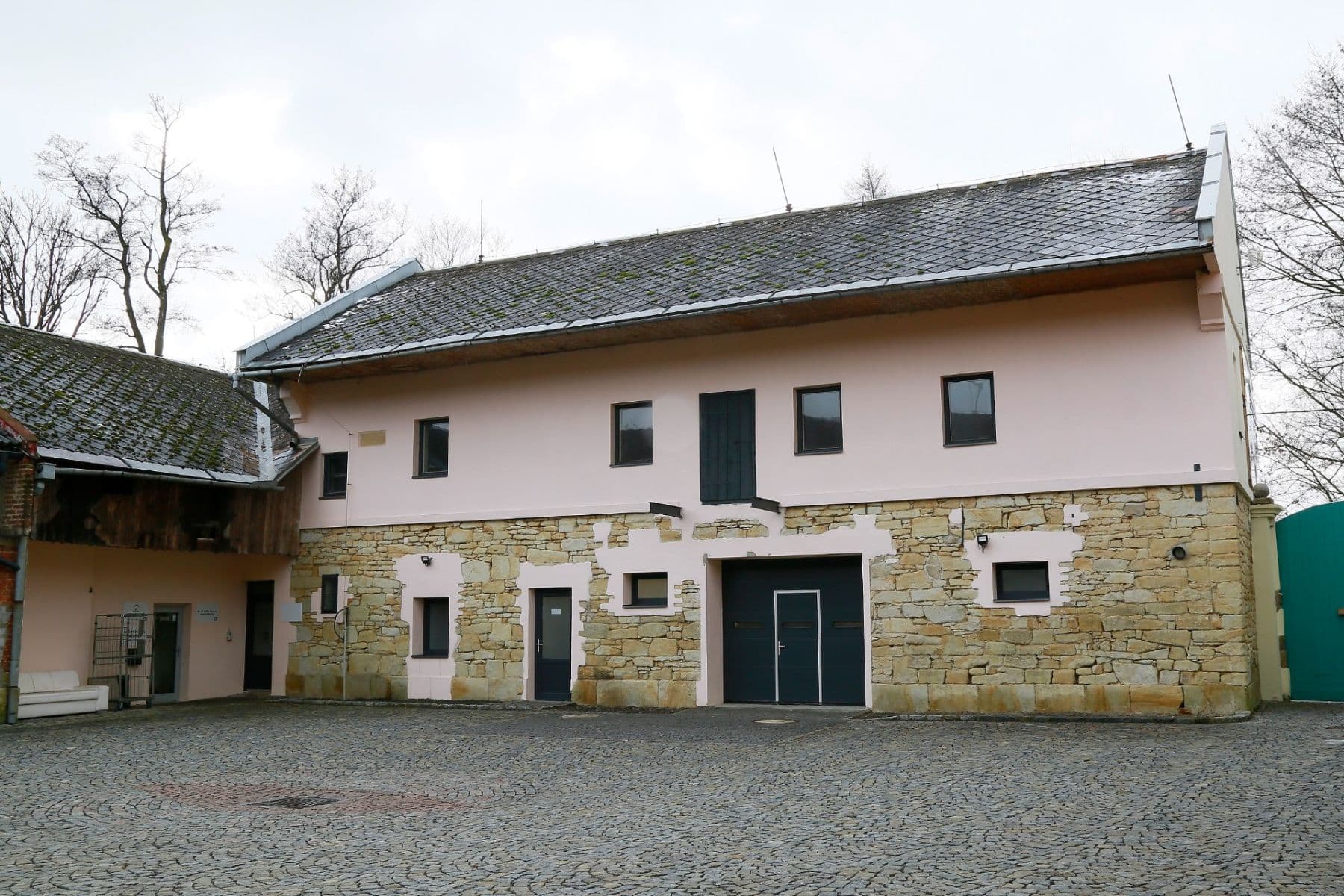 Pronájem nebytového prostoru 98 m², Albrechtice, Pardubický kraj Pronájem nebytového prostoru 98 m², Albrechtice, Pardubický kraj