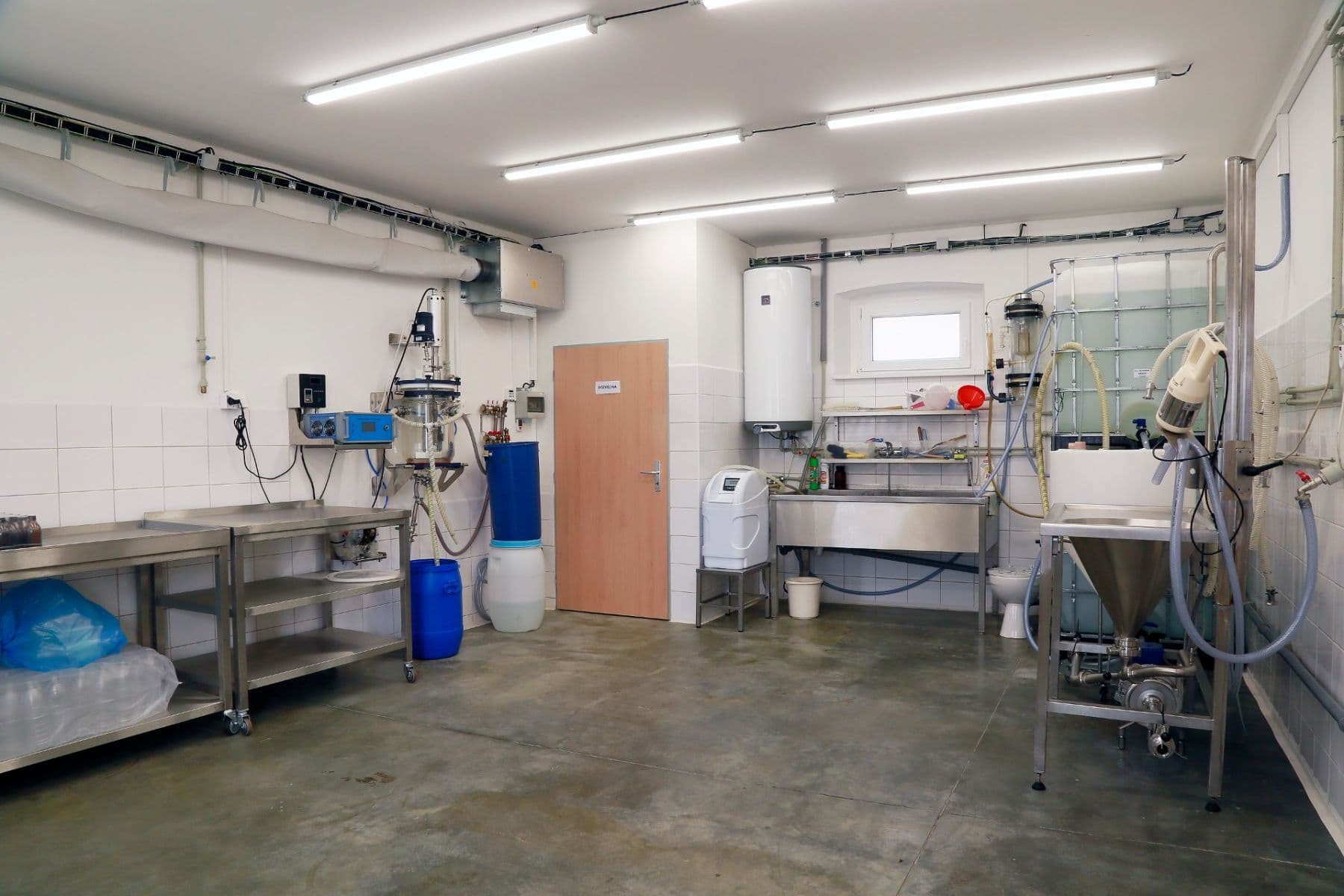 Pronájem nebytového prostoru 98 m², Albrechtice, Pardubický kraj Pronájem nebytového prostoru 98 m², Albrechtice, Pardubický kraj