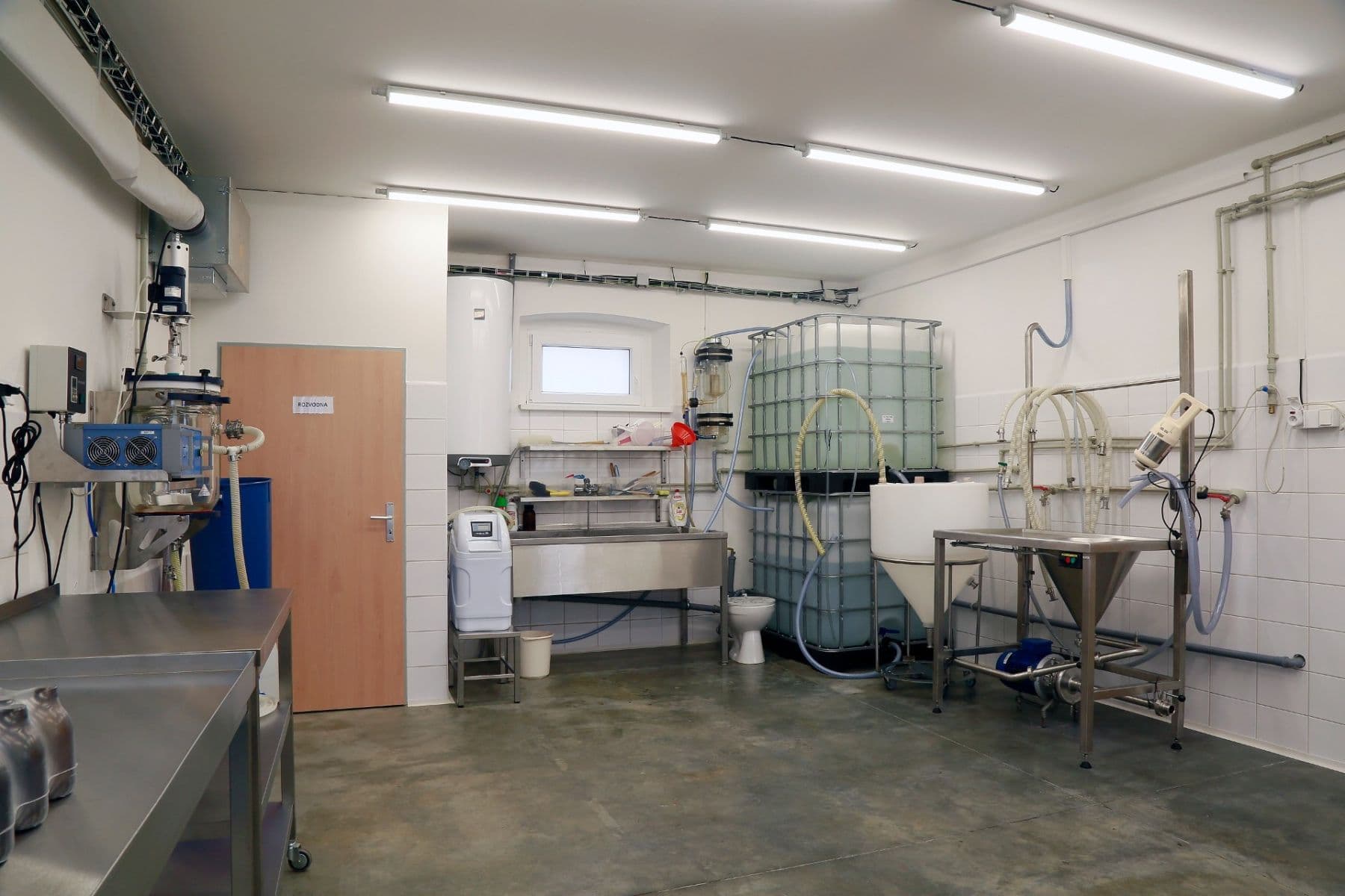 Pronájem nebytového prostoru 98 m², Albrechtice, Pardubický kraj Pronájem nebytového prostoru 98 m², Albrechtice, Pardubický kraj