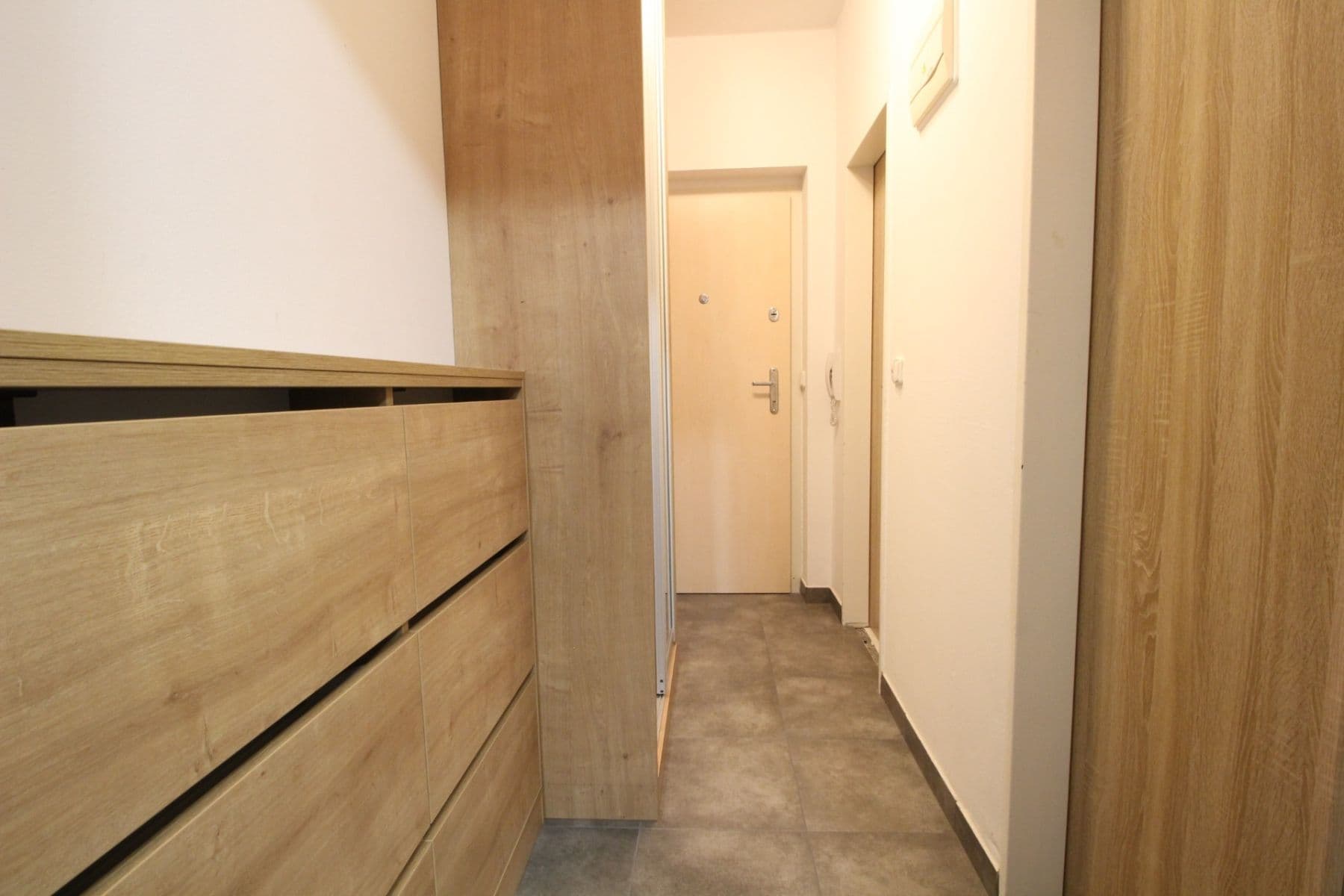Pronájem bytu 2+kk 41 m², Pelušková, Praha, Praha Pronájem bytu 2+kk 41 m², Pelušková, Praha, Praha
