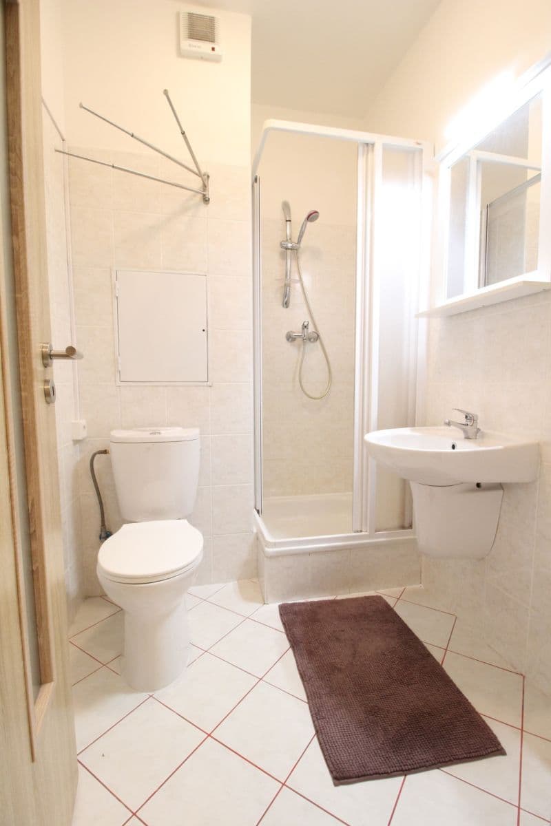 Pronájem bytu 2+kk 41 m², Pelušková, Praha, Praha Pronájem bytu 2+kk 41 m², Pelušková, Praha, Praha