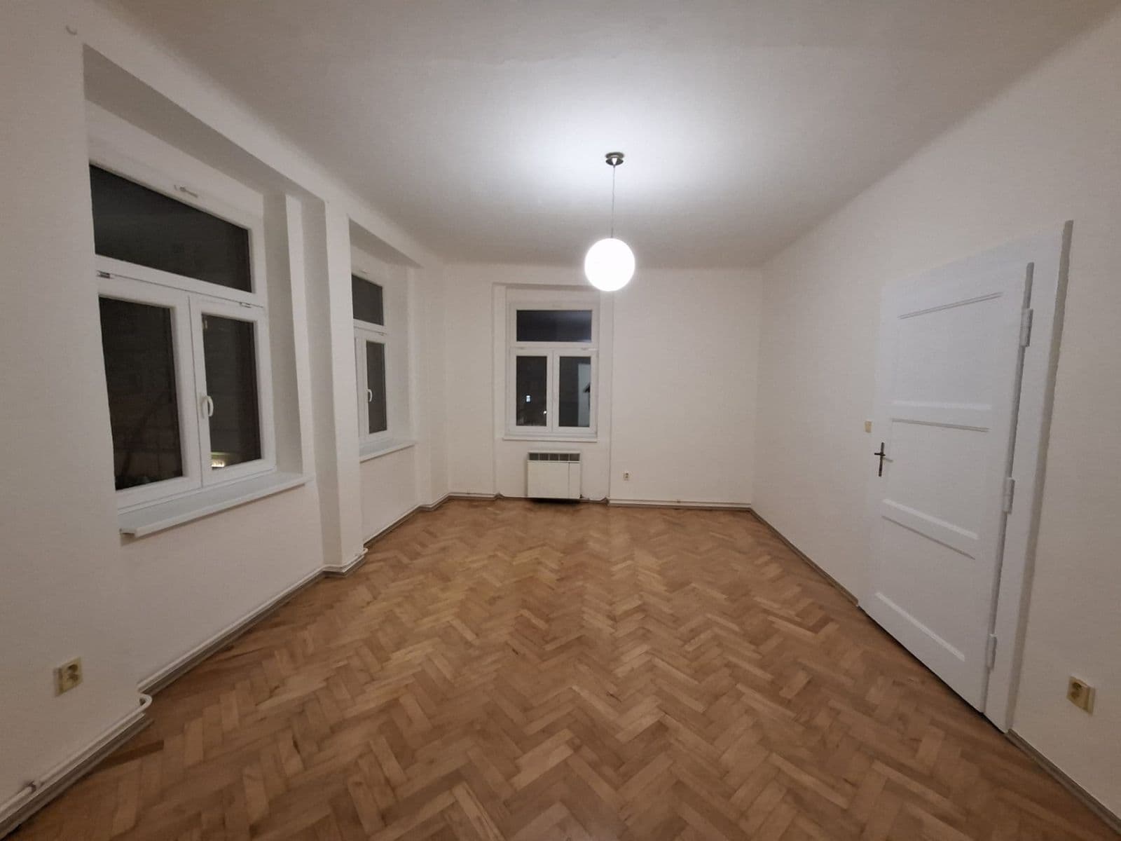Pronájem bytu 2+1 72 m², Hartigova, Praha, Praha Pronájem bytu 2+1 72 m², Hartigova, Praha, Praha