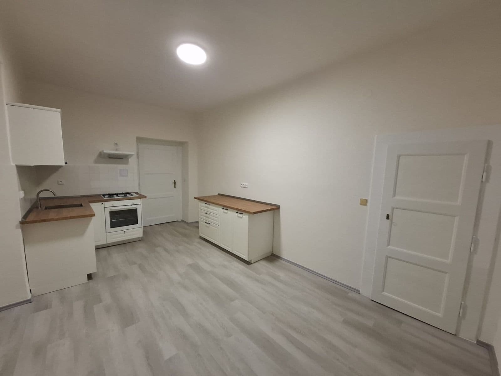 Pronájem bytu 2+1 72 m², Hartigova, Praha, Praha Pronájem bytu 2+1 72 m², Hartigova, Praha, Praha
