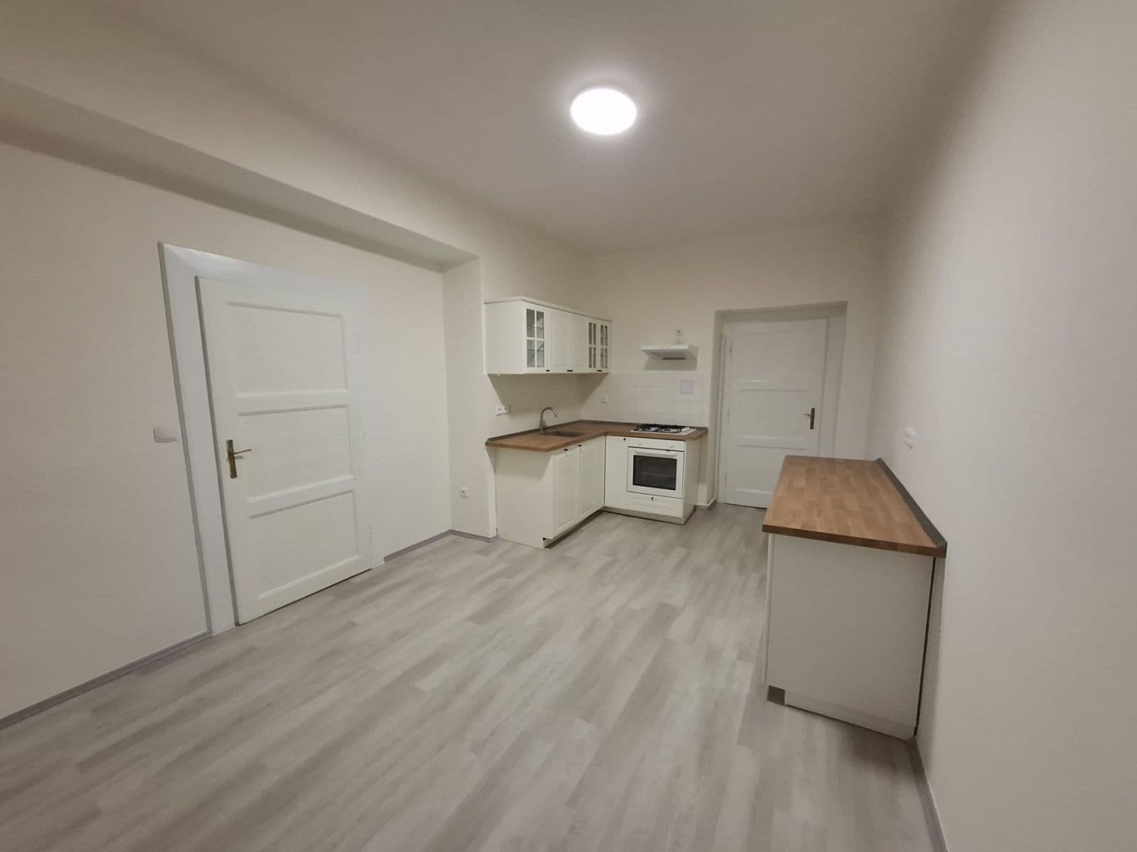 Pronájem bytu 2+1 72 m², Hartigova, Praha, Praha Pronájem bytu 2+1 72 m², Hartigova, Praha, Praha