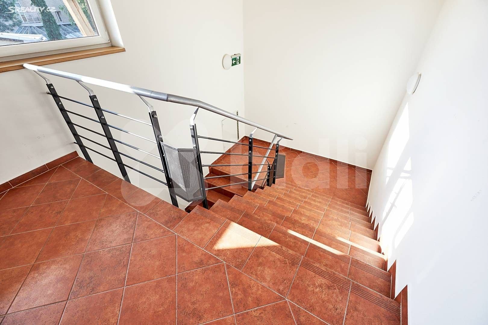 Pronájem bytu 1+kk 26 m², Budějovická, Praha, Praha Pronájem bytu 1+kk 26 m², Budějovická, Praha, Praha