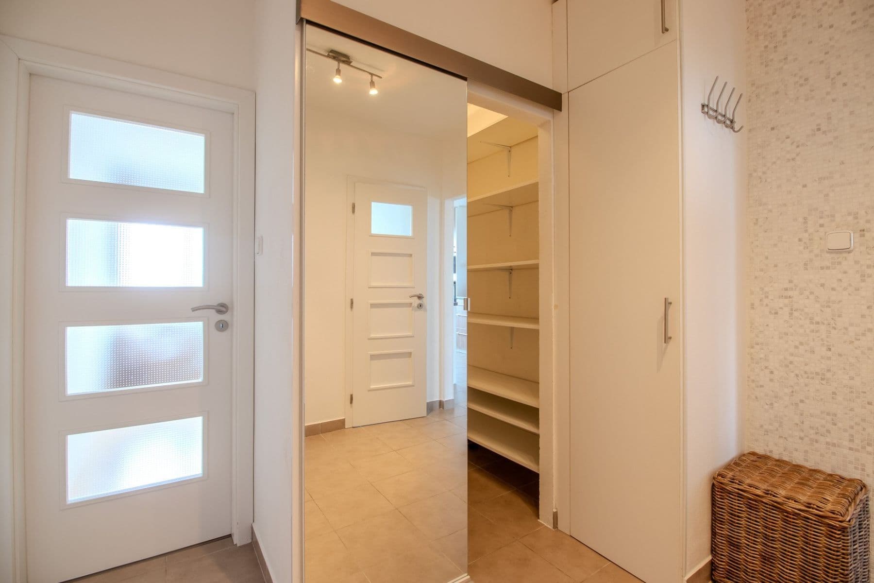 Pronájem bytu 3+kk 73 m², Měchenická, Praha, Praha Pronájem bytu 3+kk 73 m², Měchenická, Praha, Praha