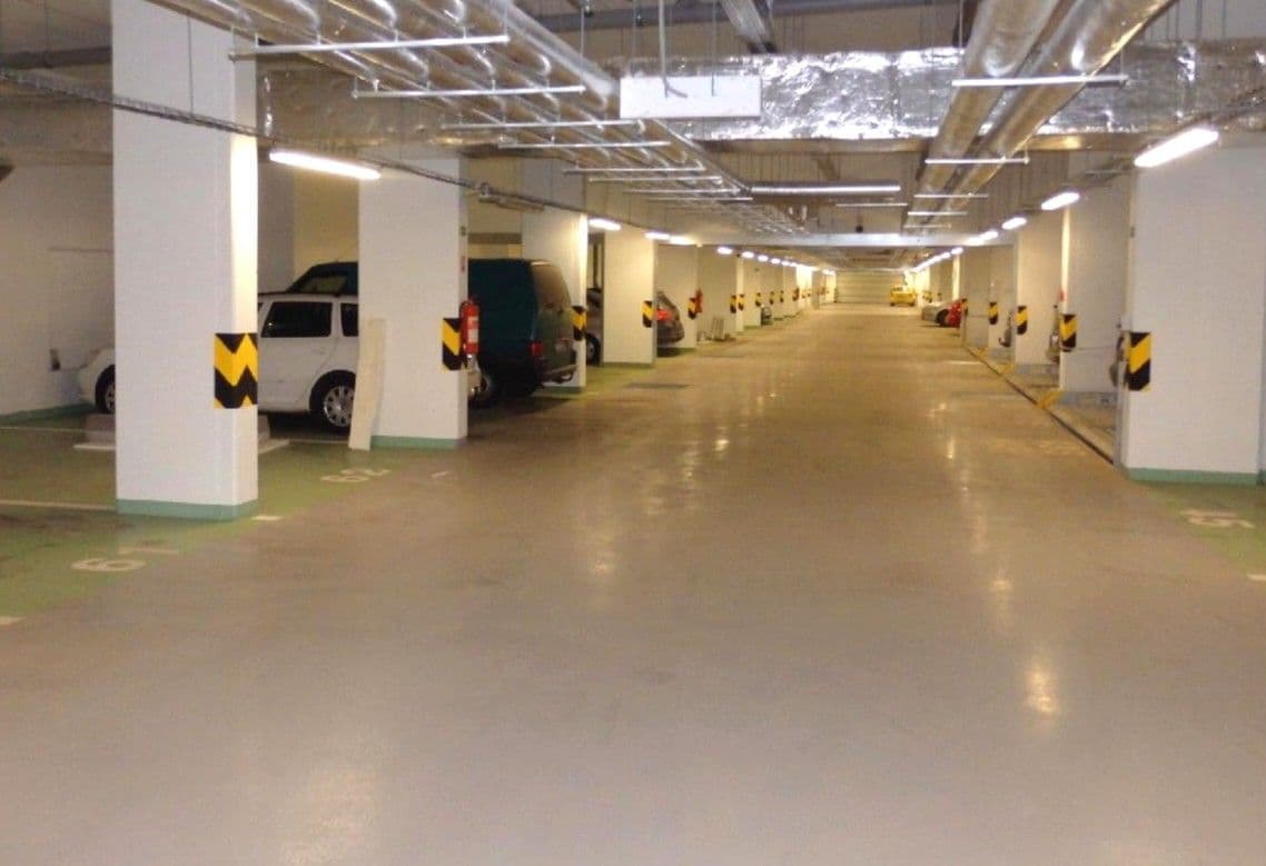 Pronájem garáže 14 m², Modrého, Praha, Praha Pronájem garáže 14 m², Modrého, Praha, Praha