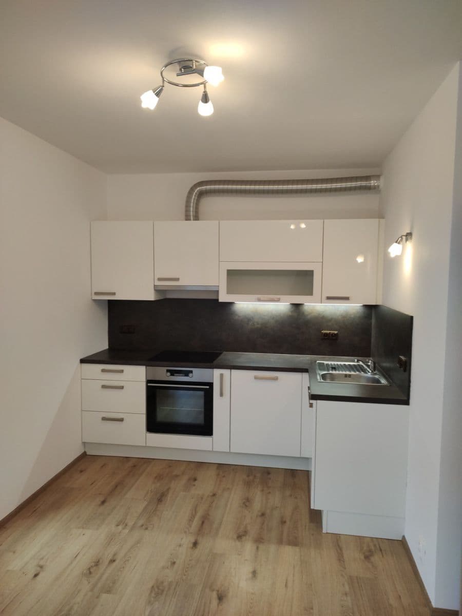 Pronájem bytu 2+kk 49 m², Chrudim, Pardubický kraj Pronájem bytu 2+kk 49 m², Chrudim, Pardubický kraj