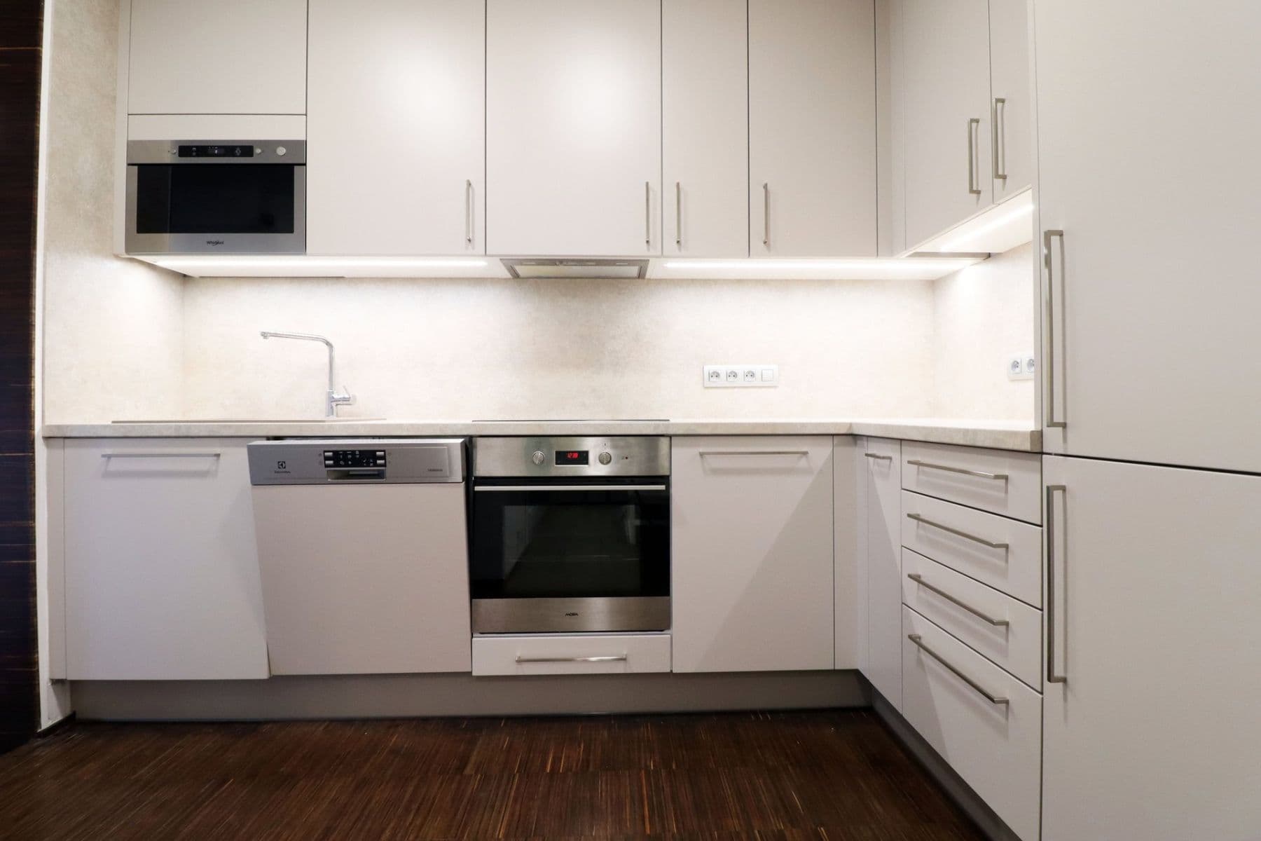 Pronájem bytu 1+kk 50 m², Na Rokytce, Praha, Praha Pronájem bytu 1+kk 50 m², Na Rokytce, Praha, Praha