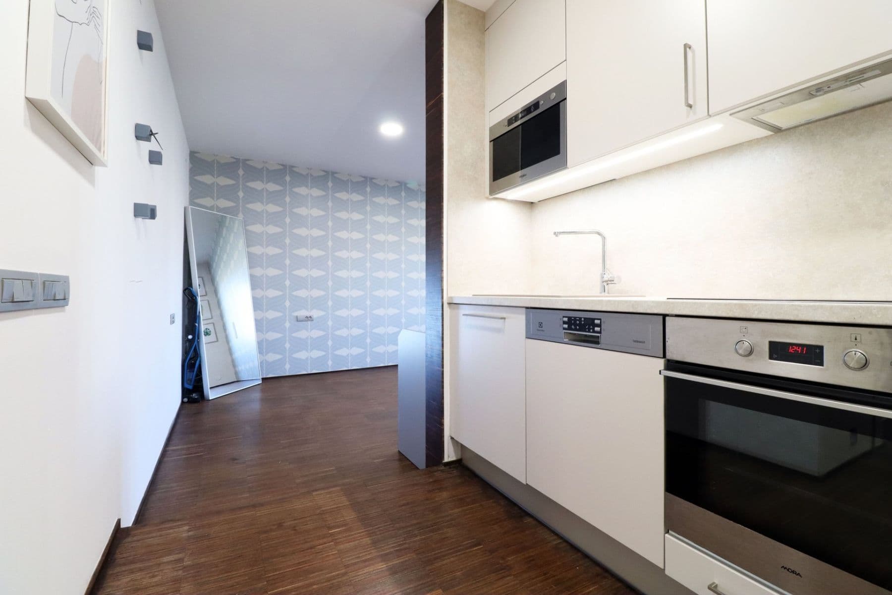 Pronájem bytu 1+kk 50 m², Na Rokytce, Praha, Praha Pronájem bytu 1+kk 50 m², Na Rokytce, Praha, Praha