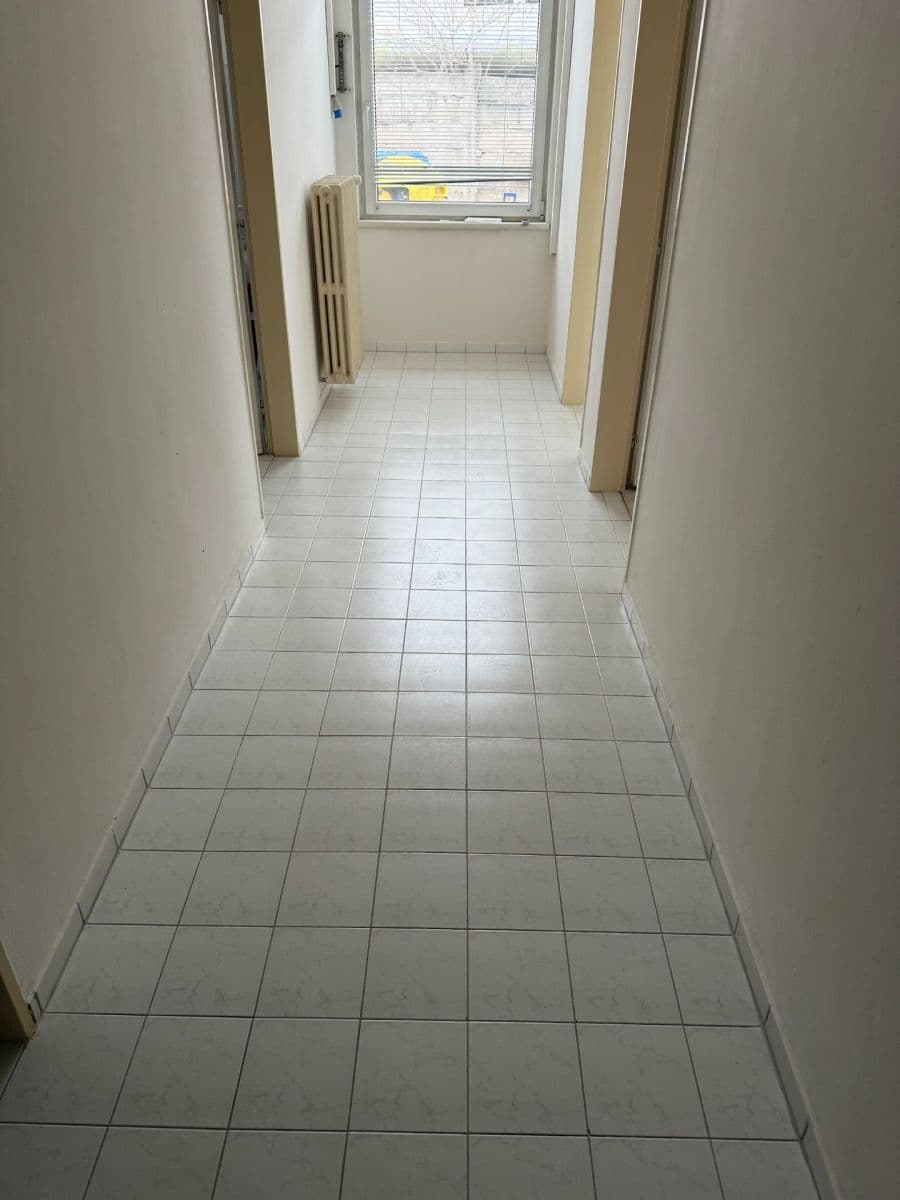 Pronájem nebytového prostoru 127 m², U Vlečky, Ústí nad Labem, Ústecký kraj Pronájem nebytového prostoru 127 m², U Vlečky, Ústí nad Labem, Ústecký kraj