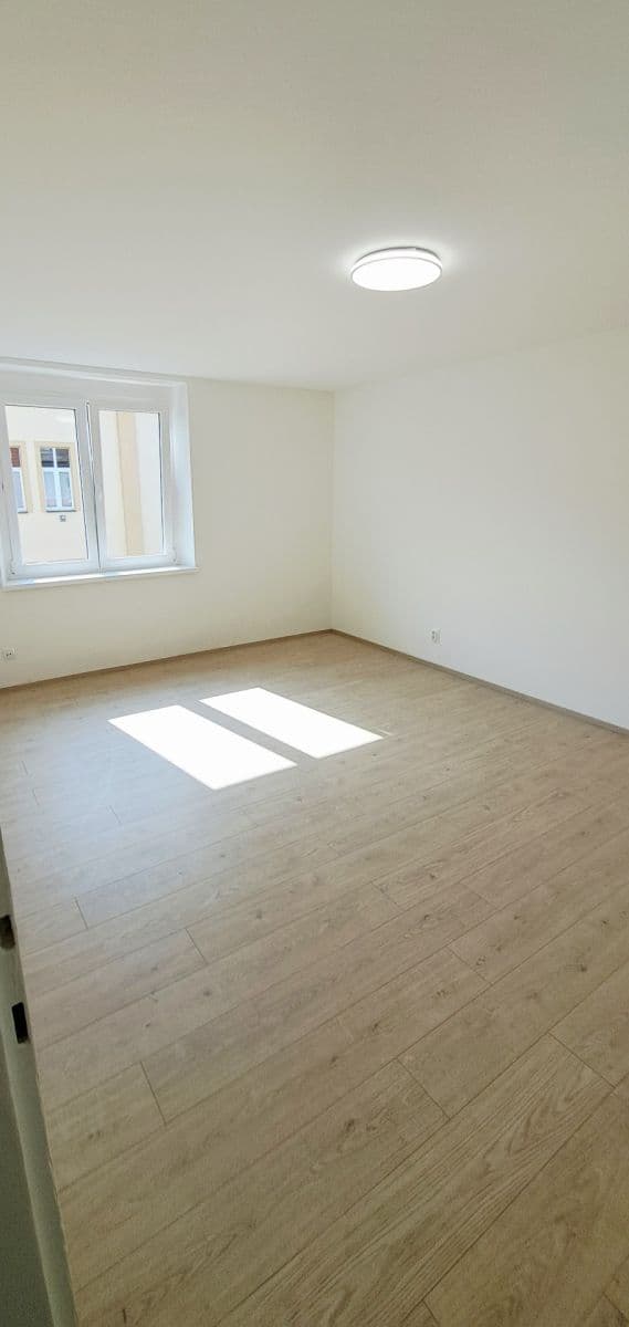 Pronájem bytu 1+1 50 m², Na Jíkalce, Plzeň, Plzeňský kraj Pronájem bytu 1+1 50 m², Na Jíkalce, Plzeň, Plzeňský kraj