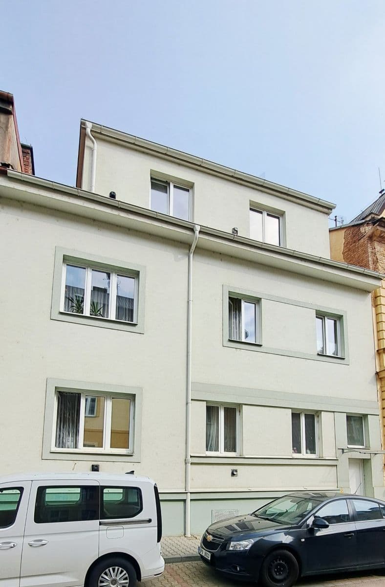 Pronájem bytu 1+1 50 m², Na Jíkalce, Plzeň, Plzeňský kraj Pronájem bytu 1+1 50 m², Na Jíkalce, Plzeň, Plzeňský kraj