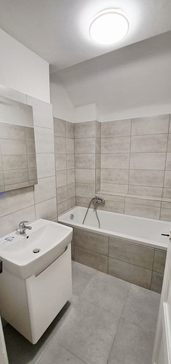 Pronájem bytu 1+1 50 m², Na Jíkalce, Plzeň, Plzeňský kraj Pronájem bytu 1+1 50 m², Na Jíkalce, Plzeň, Plzeňský kraj