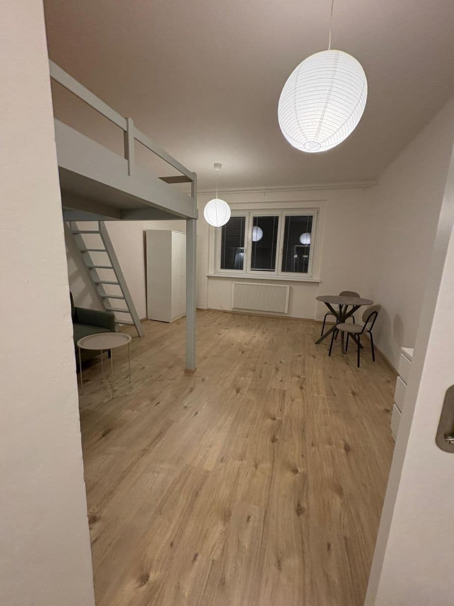 Pronájem bytu 1+kk 33 m², Pod Strojírnami, Praha, Praha Pronájem bytu 1+kk 33 m², Pod Strojírnami, Praha, Praha