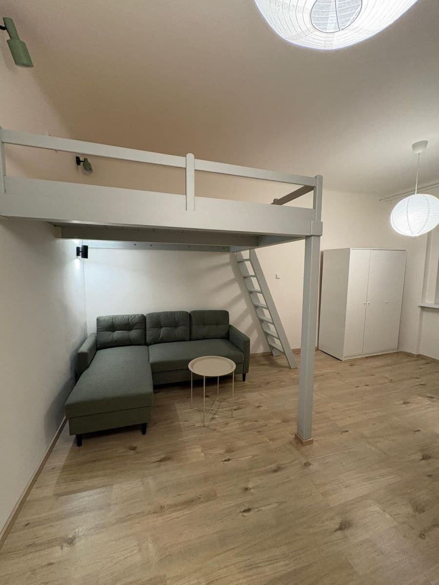 Pronájem bytu 1+kk 33 m², Pod Strojírnami, Praha, Praha Pronájem bytu 1+kk 33 m², Pod Strojírnami, Praha, Praha