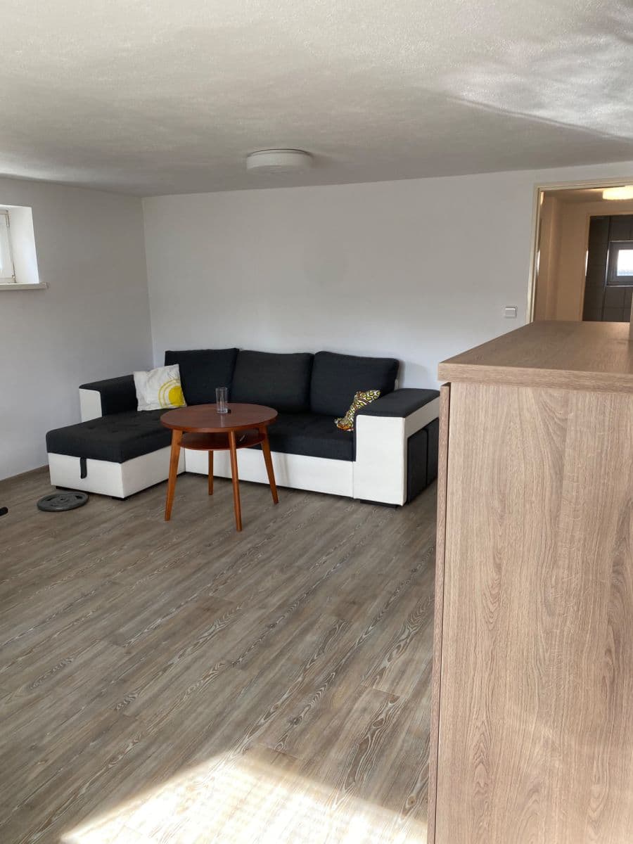 Pronájem bytu 2+1 56 m², H. Malířové, České Budějovice, Jihočeský kraj Pronájem bytu 2+1 56 m², H. Malířové, České Budějovice, Jihočeský kraj