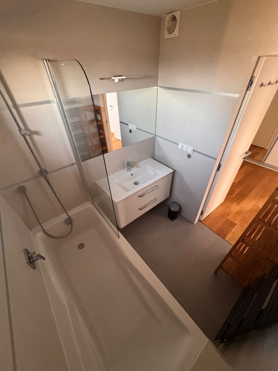 Pronájem bytu 3+1 75 m², Horní, Úžice, Středočeský kraj Pronájem bytu 3+1 75 m², Horní, Úžice, Středočeský kraj