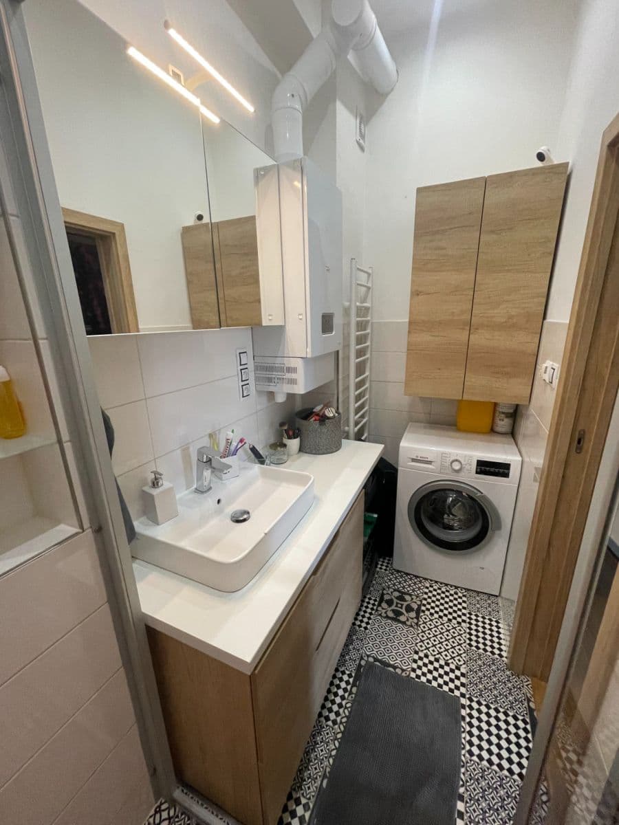 Pronájem bytu 3+kk 70 m², V Holešovičkách, Praha, Praha Pronájem bytu 3+kk 70 m², V Holešovičkách, Praha, Praha