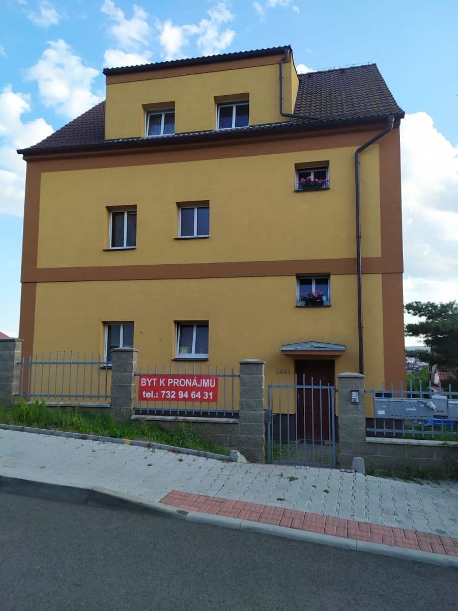 Pronájem bytu 1+kk 34 m², U Křížku, Rakovník, Středočeský kraj Pronájem bytu 1+kk 34 m², U Křížku, Rakovník, Středočeský kraj