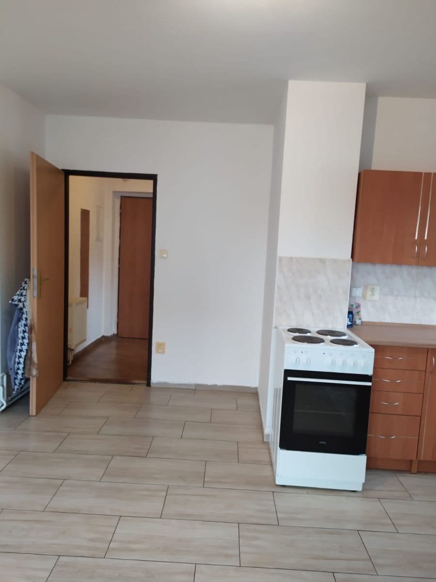 Pronájem bytu 1+kk 34 m², U Křížku, Rakovník, Středočeský kraj Pronájem bytu 1+kk 34 m², U Křížku, Rakovník, Středočeský kraj