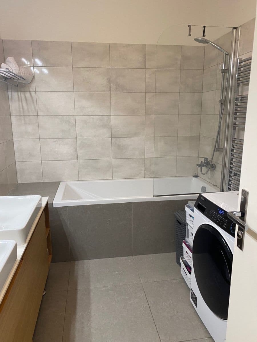 Pronájem bytu 132 m², Sokolovská, Praha, Praha Pronájem bytu 132 m², Sokolovská, Praha, Praha