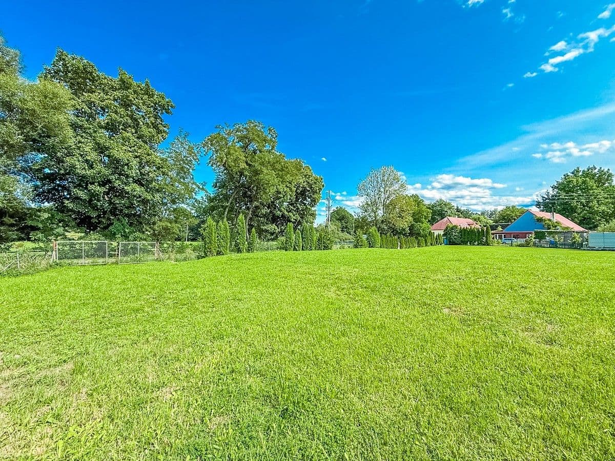 Prodej pozemku 1.868 m², Lhenice, Jihočeský kraj Prodej pozemku 1.868 m², Lhenice, Jihočeský kraj