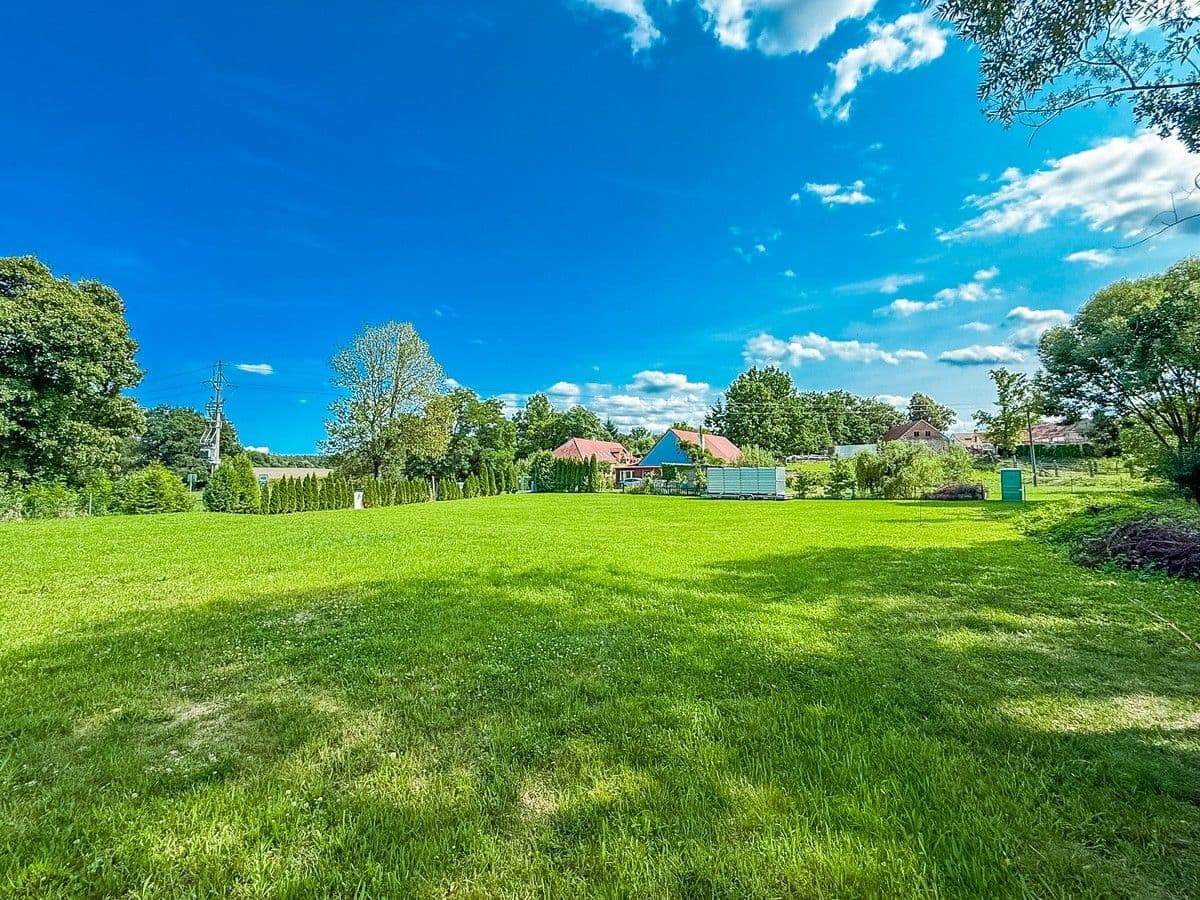 Prodej pozemku 1.868 m², Lhenice, Jihočeský kraj Prodej pozemku 1.868 m², Lhenice, Jihočeský kraj