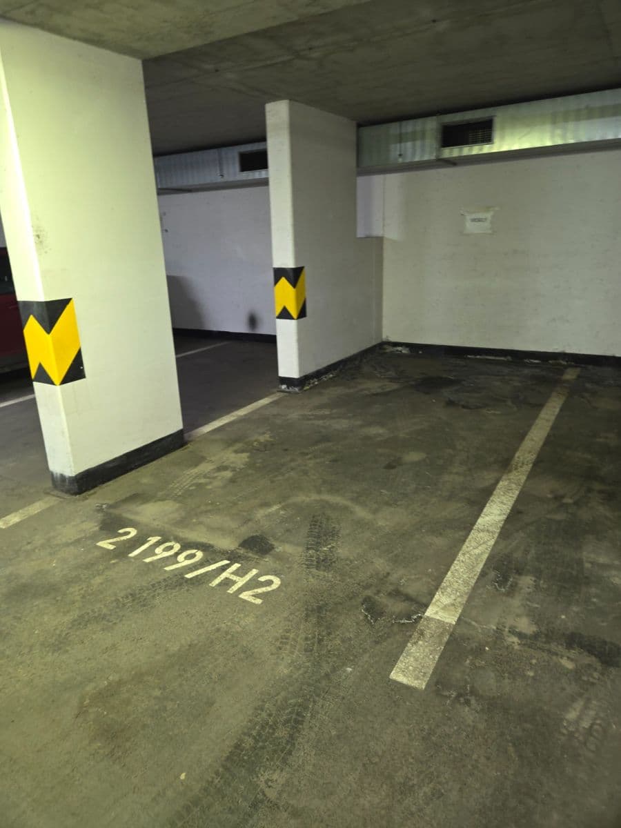 Pronájem garáže 15 m², Praha, Praha Pronájem garáže 15 m², Praha, Praha