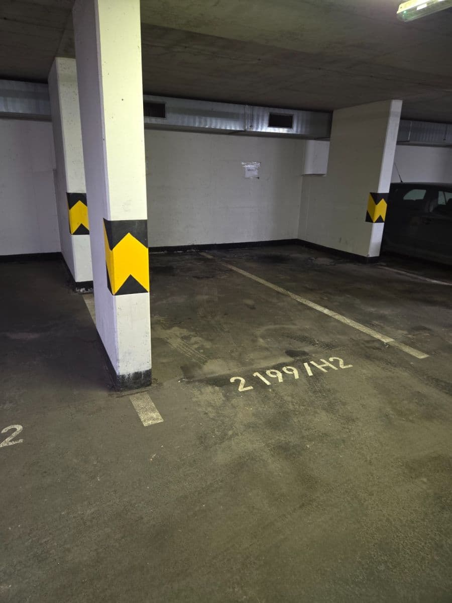 Pronájem garáže 15 m², Praha, Praha Pronájem garáže 15 m², Praha, Praha