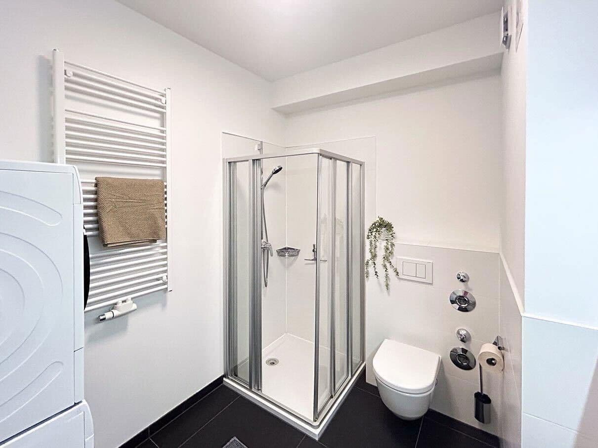 Prodej bytu 2+1 56 m², Weserstr. 41, Berlin, Berlín Prodej bytu 2+1 56 m², Weserstr. 41, Berlin, Berlín