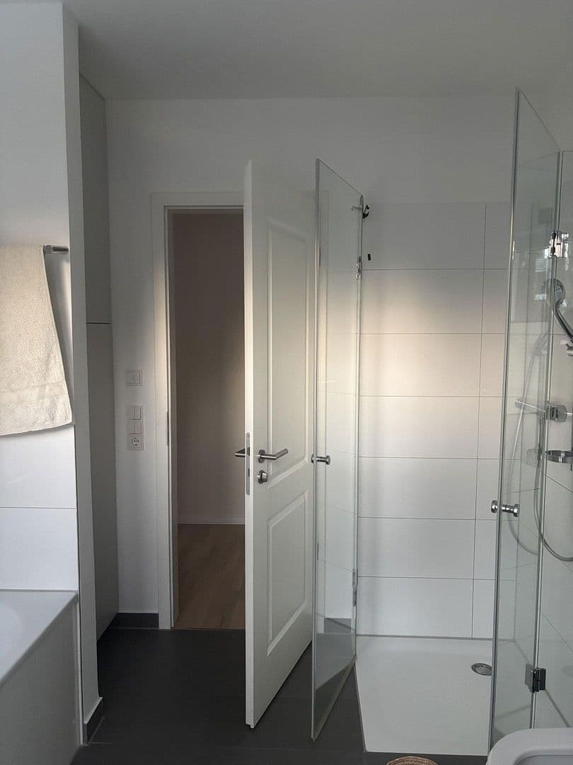 Pronájem bytu 3+1 85 m², Rissener Landstrasse 197, Hamburg, Hamburg Pronájem bytu 3+1 85 m², Rissener Landstrasse 197, Hamburg, Hamburg