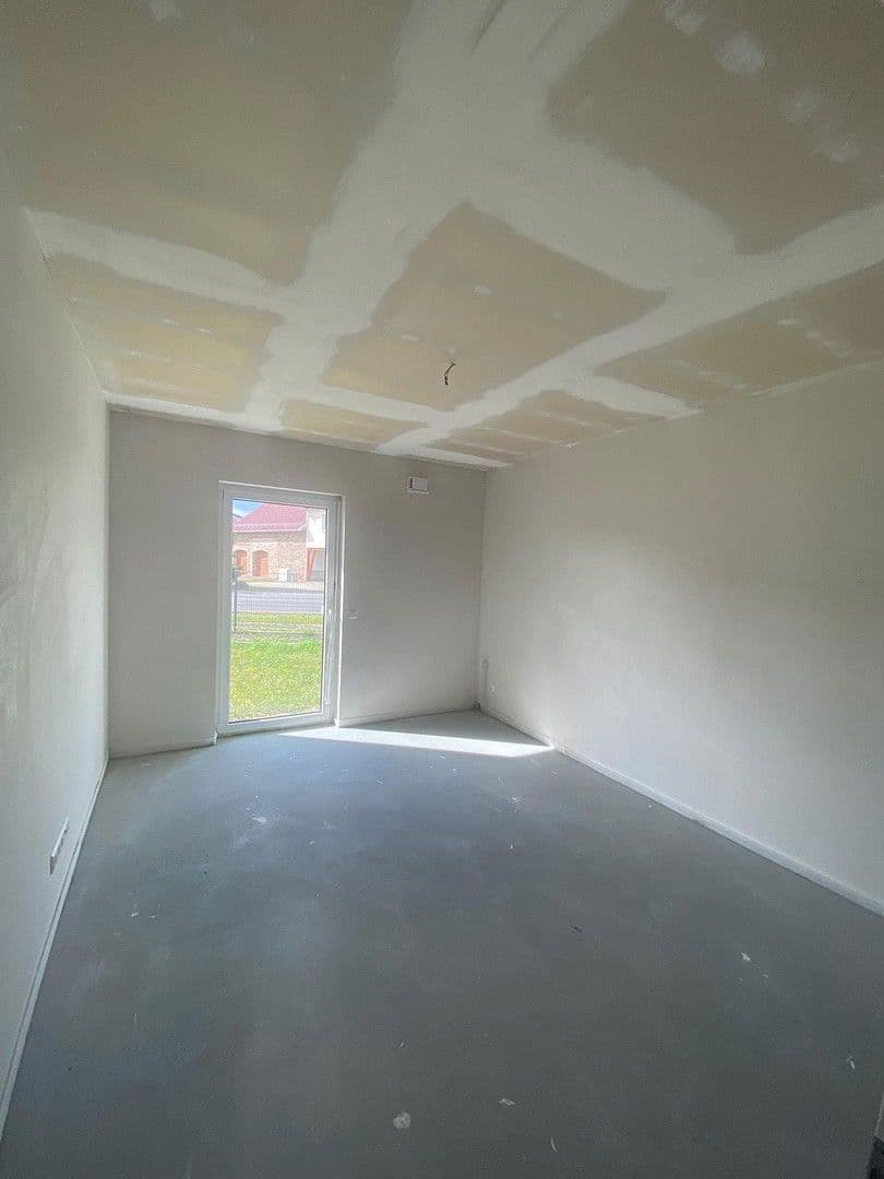 Prodej domu 151 m², pozemek 900 m², Ponnsdorfer Weg 4, Sonnewalde, Braniborsko Prodej domu 151 m², pozemek 900 m², Ponnsdorfer Weg 4, Sonnewalde, Braniborsko