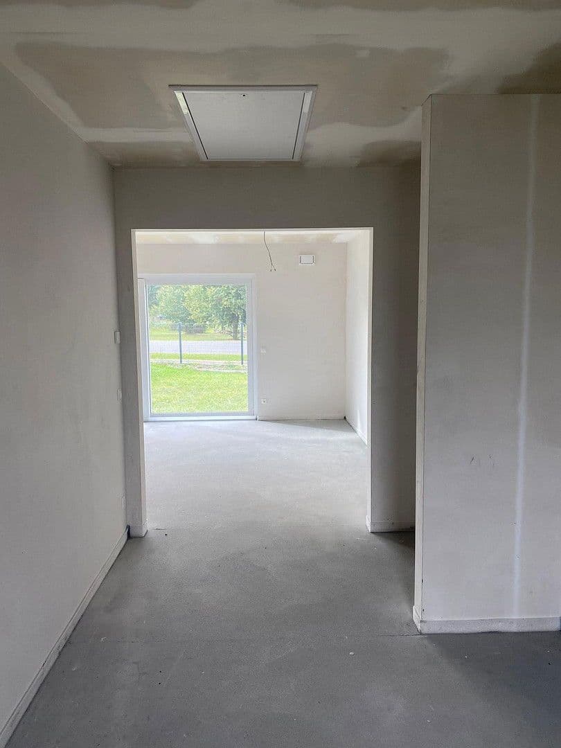 Prodej domu 151 m², pozemek 900 m², Ponnsdorfer Weg 4, Sonnewalde, Braniborsko Prodej domu 151 m², pozemek 900 m², Ponnsdorfer Weg 4, Sonnewalde, Braniborsko