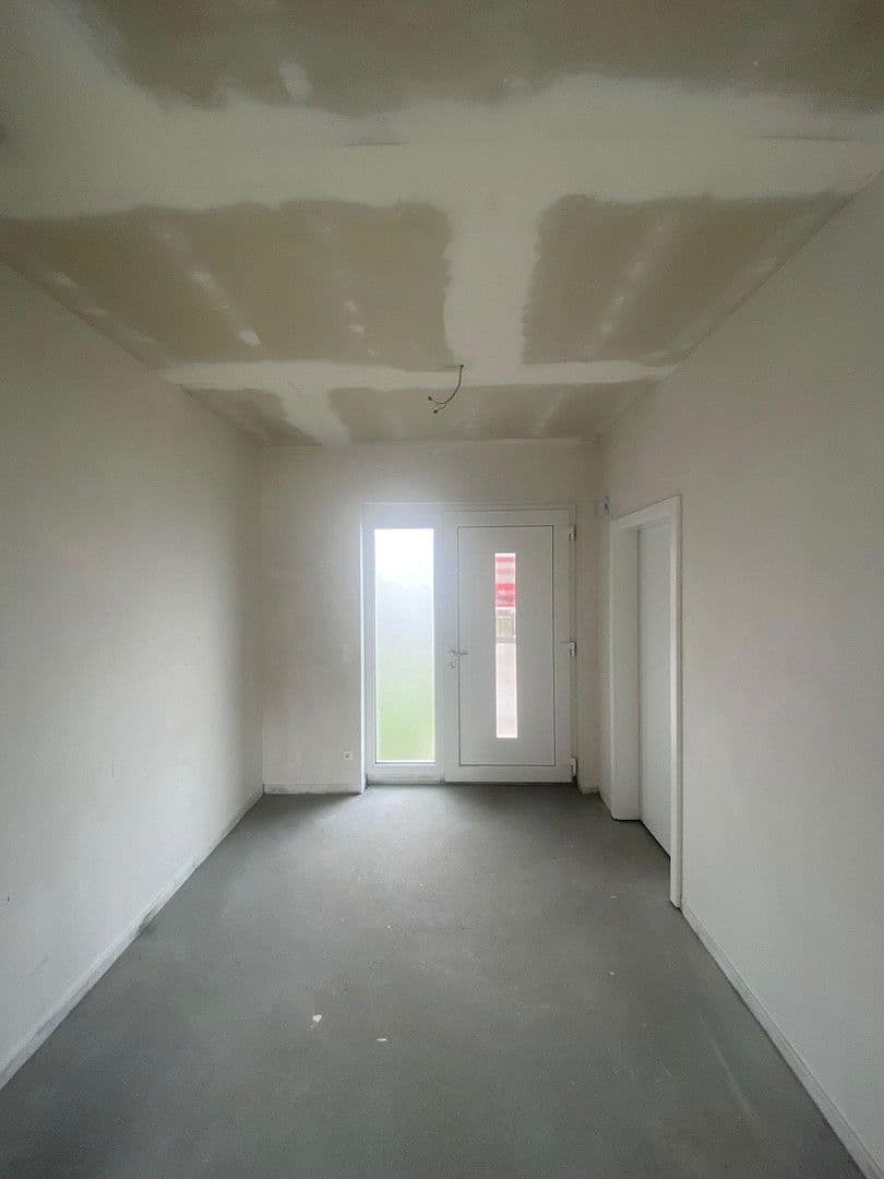 Prodej domu 151 m², pozemek 900 m², Ponnsdorfer Weg 4, Sonnewalde, Braniborsko Prodej domu 151 m², pozemek 900 m², Ponnsdorfer Weg 4, Sonnewalde, Braniborsko