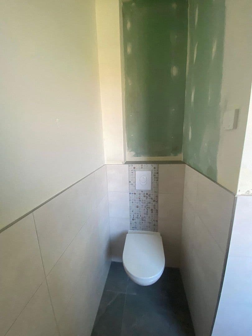 Prodej domu 151 m², pozemek 900 m², Ponnsdorfer Weg 4, Sonnewalde, Braniborsko Prodej domu 151 m², pozemek 900 m², Ponnsdorfer Weg 4, Sonnewalde, Braniborsko