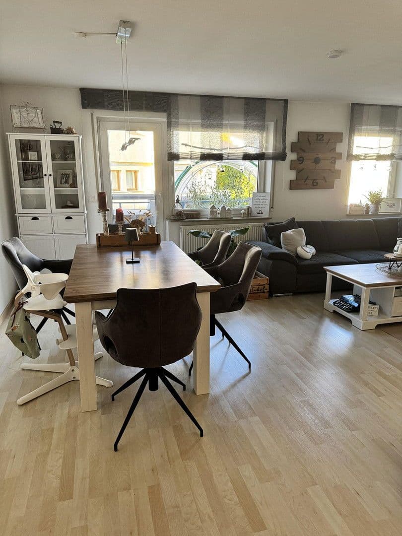 Prodej bytu 3+1 74 m², Erdmannhausen, Bádensko-Württembersko Prodej bytu 3+1 74 m², Erdmannhausen, Bádensko-Württembersko