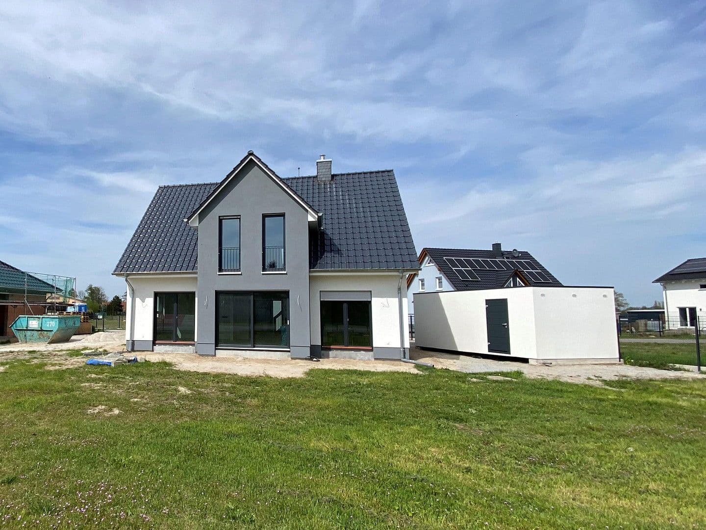 Prodej domu 151 m², pozemek 920 m², Ponnsdorfer Weg 4 A, Sonnewalde, Braniborsko Prodej domu 151 m², pozemek 920 m², Ponnsdorfer Weg 4 A, Sonnewalde, Braniborsko