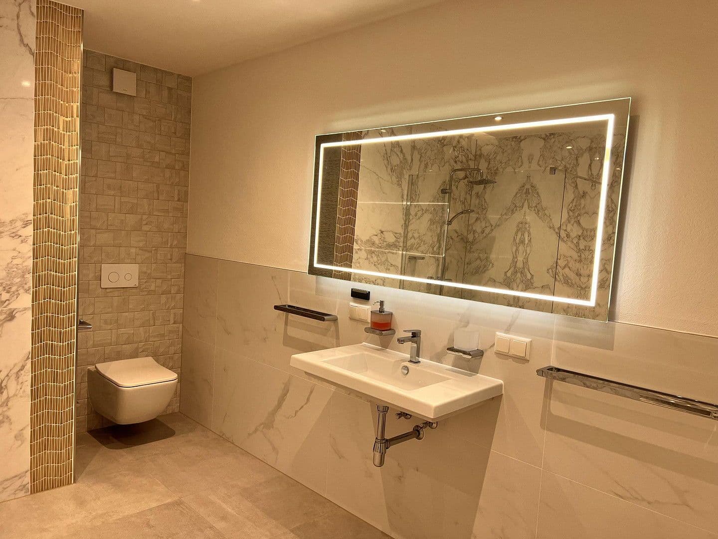 Pronájem bytu 3+1 77 m², Ihringshäuser Straße 12, Kassel, Hessen Pronájem bytu 3+1 77 m², Ihringshäuser Straße 12, Kassel, Hessen