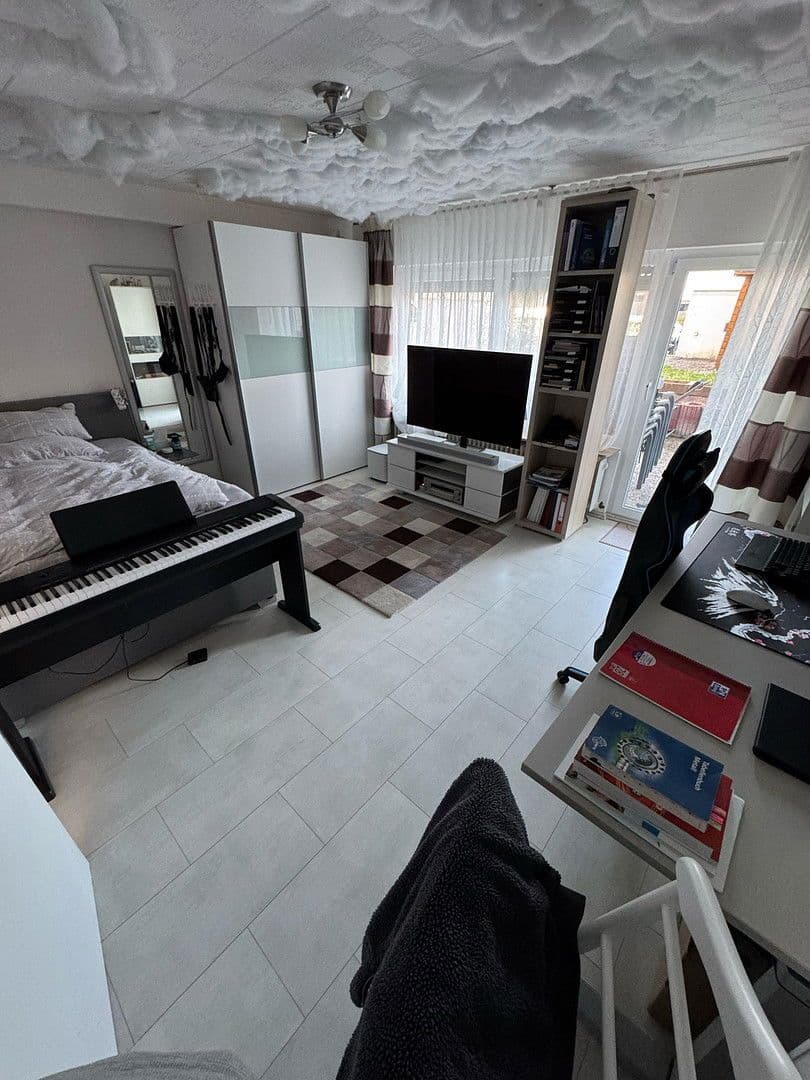 Prodej domu 135 m², pozemek 341 m², Brahmsstraße 24, Herrenberg, Bádensko-Württembersko Prodej domu 135 m², pozemek 341 m², Brahmsstraße 24, Herrenberg, Bádensko-Württembersko